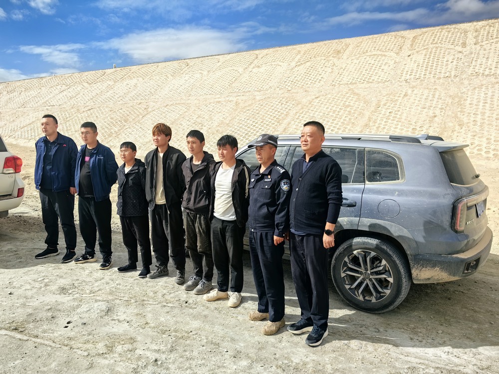 陜煤建設(shè)天工公司：與時間賽跑，6小時上演生死戈壁灘救援